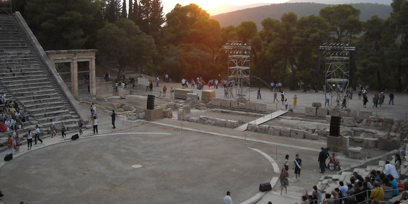 Rappresentazione teatro di Epidauro Grecia